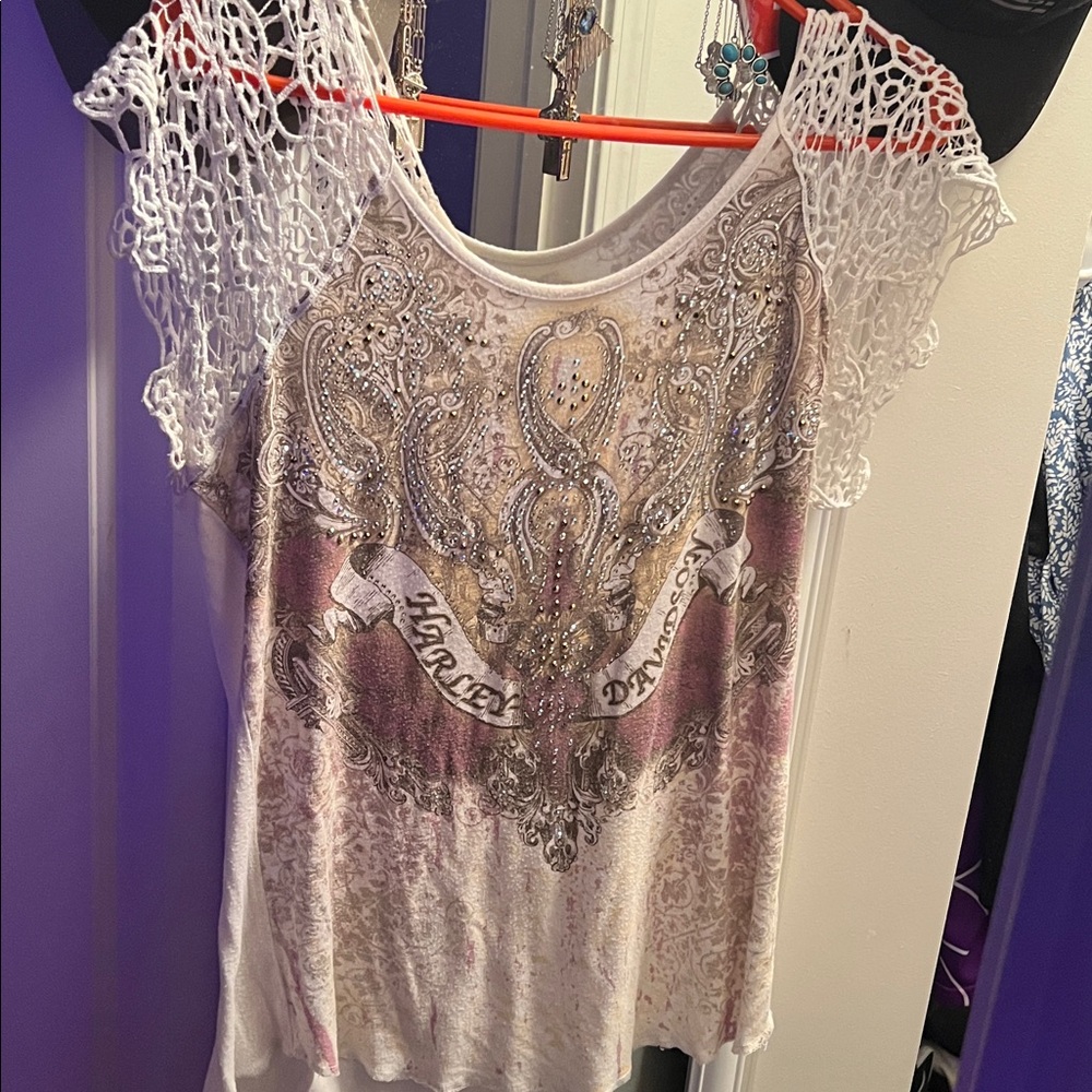 Harley-Davidson Cream White Color and Gold Lace Sleeve Women's Tee